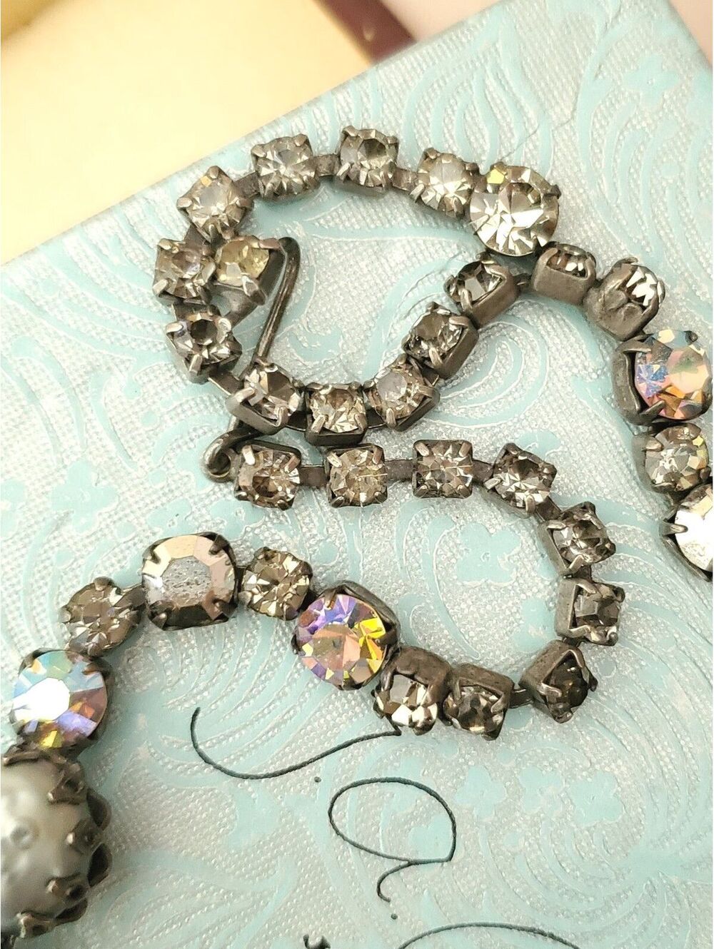 Vintage Regency Designer White & Gray Faux Pearl AB Rhinestone Choker Necklace - Picture 2 of 7